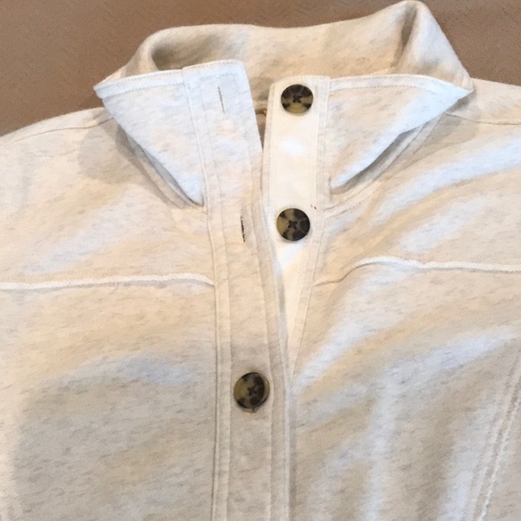 Lole Full Button Cozy Cardigan Sweatshirt - Medium.  Comfy with Stylish Detail. - Picture 5 of 15